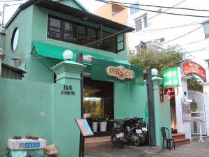 Pho 24 Le Thanh Ton Saigon