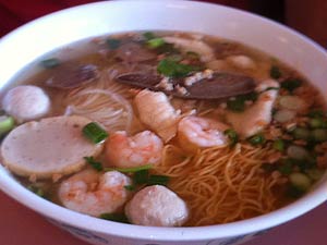 Hu tieu mi (Chinese egg noodle) hu tieu mi Hu Tieu or Hủ Tiếu Paying Respect to Pho’s Cousin